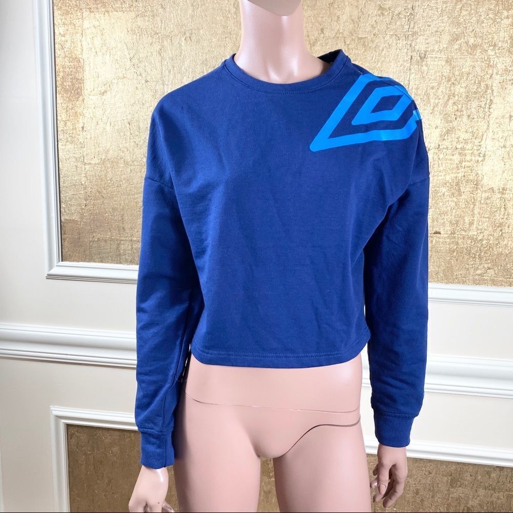 Umbro blue cropped logo sweater M